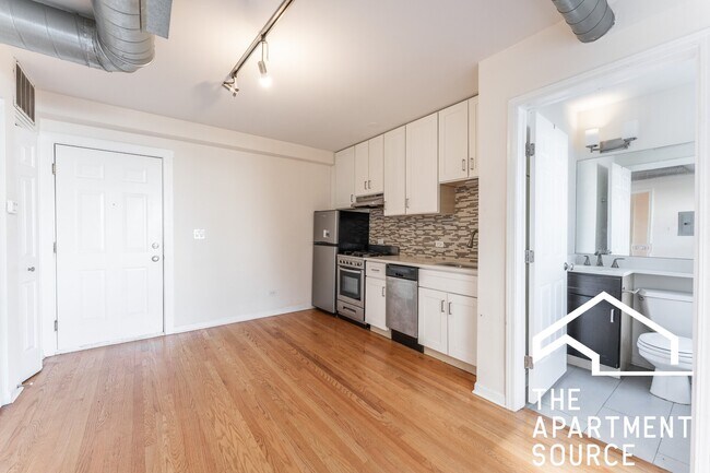 Foto del edificio - 2520 W Leland Ave