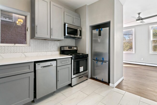 Building Photo - 475 Palisade Ave