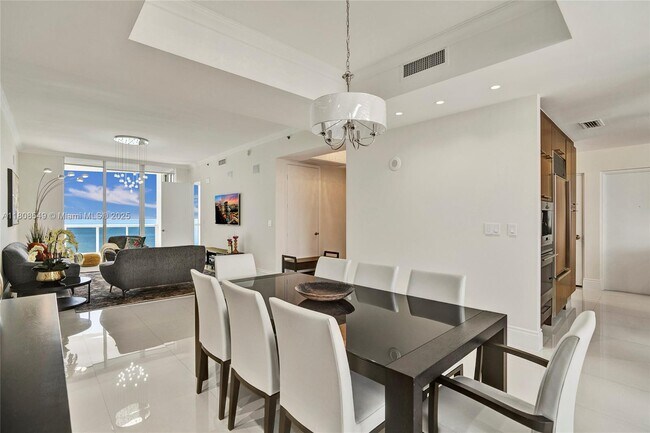 Foto del edificio - 16001 Collins Ave