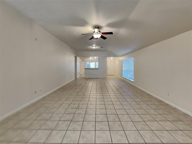 Building Photo - 10719 Scenic Dr