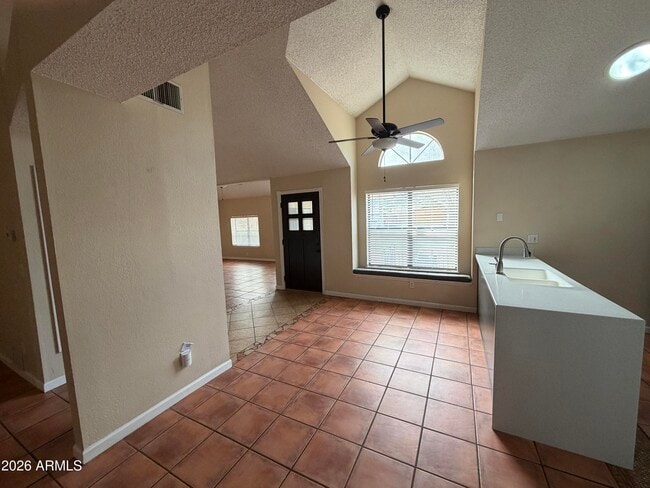 Building Photo - 1415 Plaza Seca