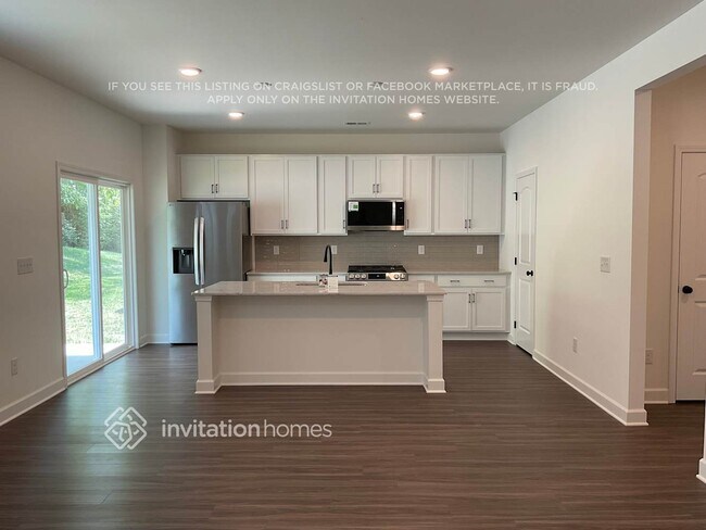 Building Photo - 212 E Millbrook Dr