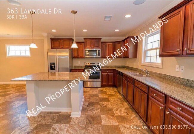 Building Photo - Luxurious Living in the Heart of Heather H...
