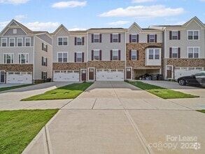 Building Photo - 9922 Oaklawn Blvd NW