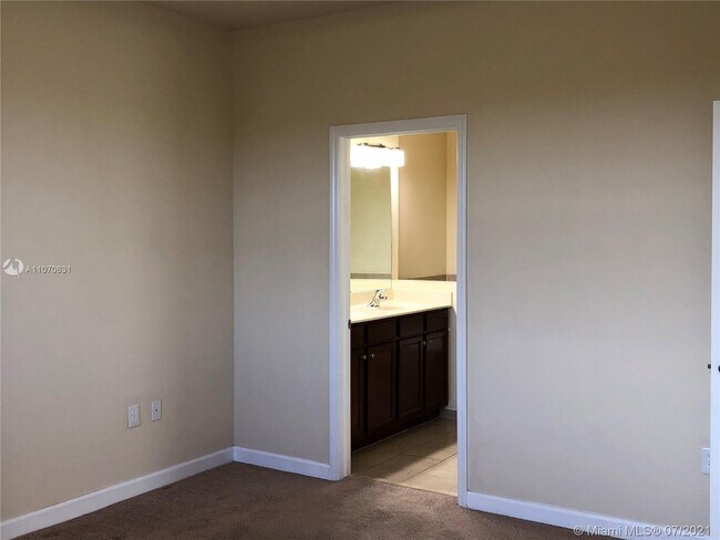 Building Photo - 9132 SW 227th Ln