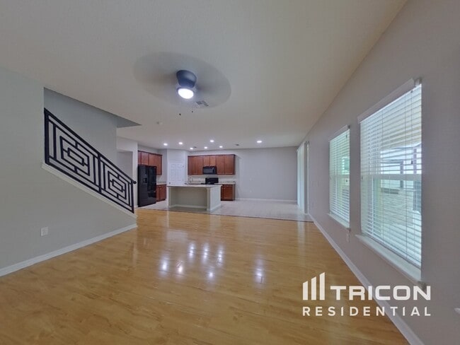 Foto del edificio - 5263 Villa Rosa Ave