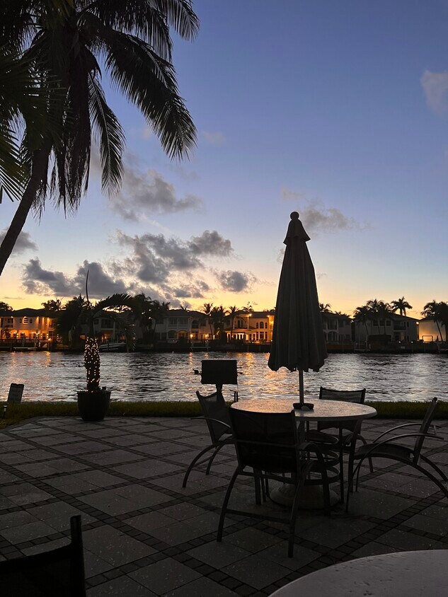 Primary Photo - 2600 S Ocean Dr