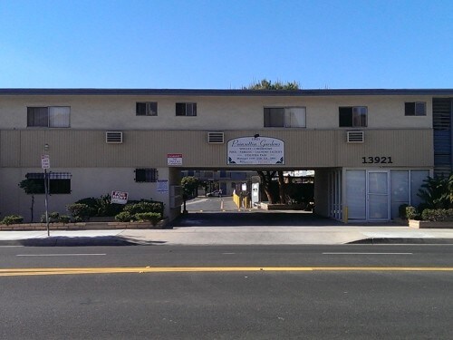 Foto principal - 13921 Normandie Ave
