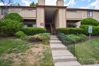 Building Photo - 115 Hickory Ct