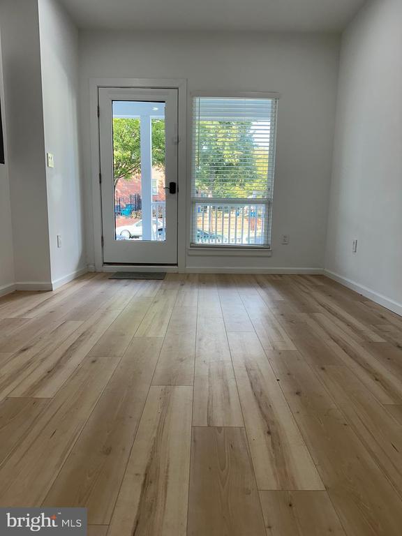 Foto del edificio - 1925 H St NE