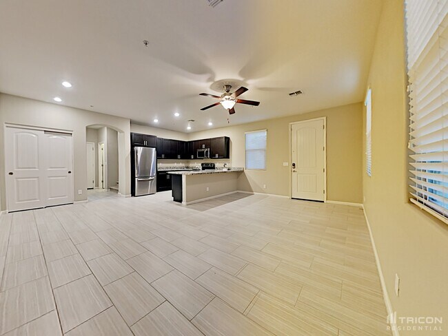 Foto del edificio - 12560 W Hummingbird Terrace