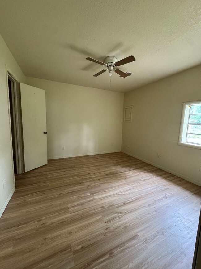 Building Photo - 2 bed 1 bath in Trumann, AR Available Now!