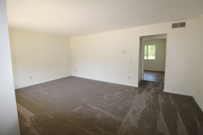 Building Photo - Two Bedroom Duplex