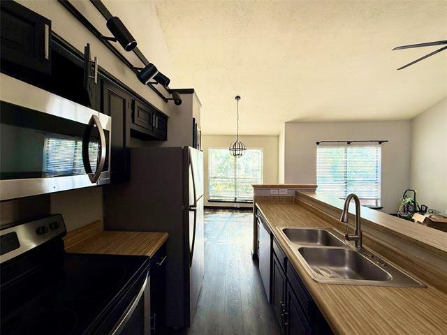 Building Photo - 7031 Holly Hill Dr