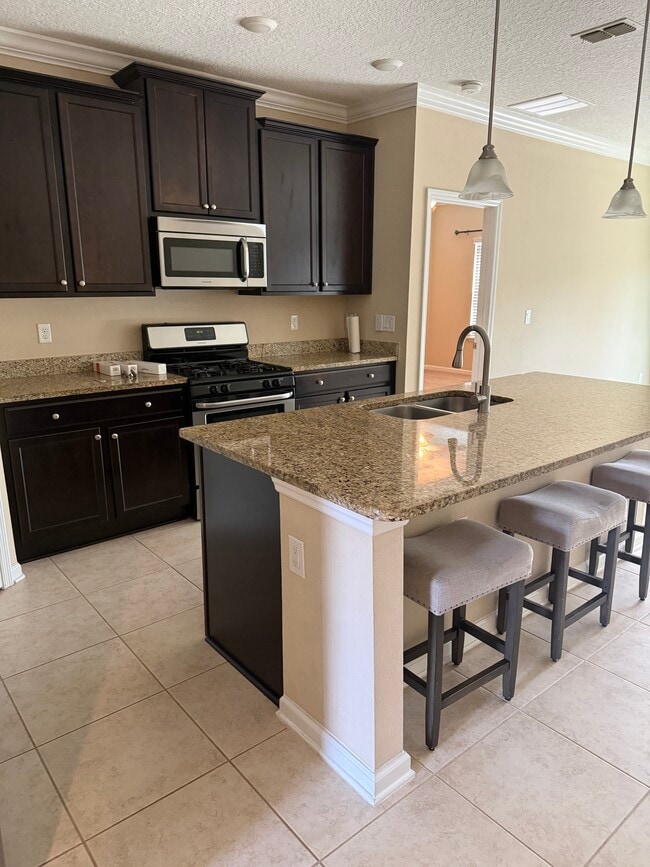 Building Photo - 73 Calle de Paz