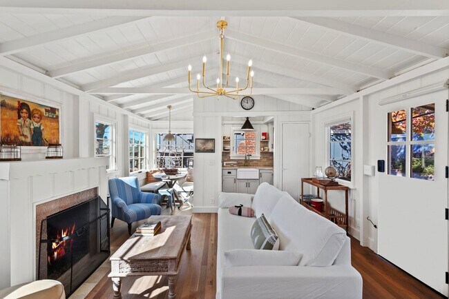 Building Photo - Mariposa Cottages