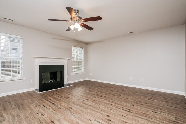 Foto del edificio - 1613 Brown Owl Dr