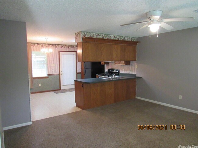 Building Photo - 2410 Tyler St