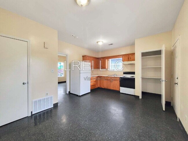 Photo - 705 M Street Apartment