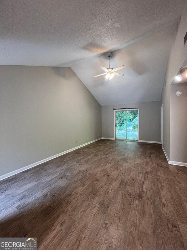 Building Photo - 300 Admiral's Walk Dr