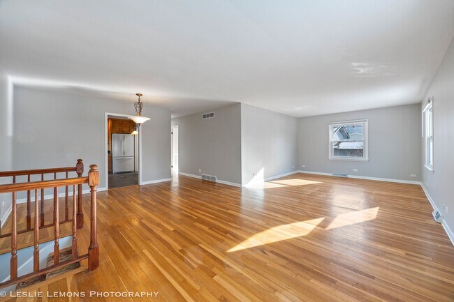 Foto del edificio - House Available for Rent