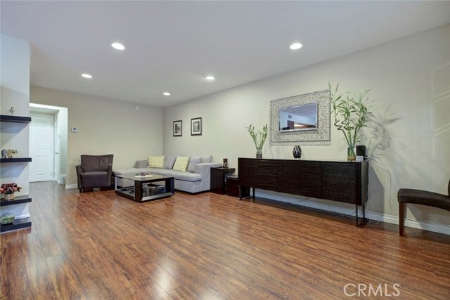 Foto del edificio - 7631 Vineland Ave