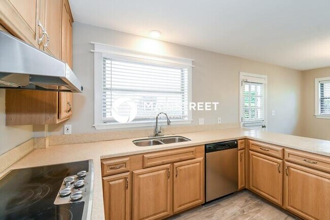 Building Photo - 3 Bedroom Pet-Friendly Home in JACKSONVILL...