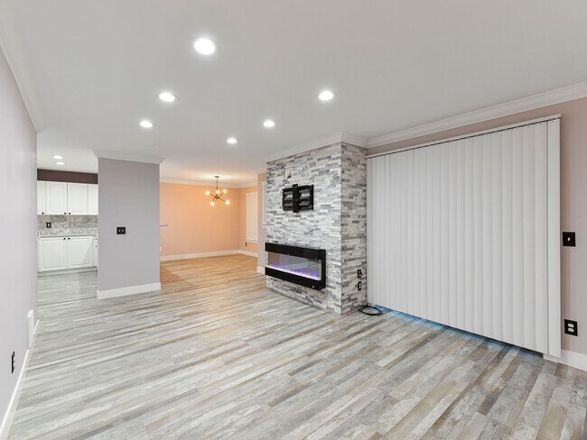 Foto del edificio - Application Pending - Available Now!! Beau...