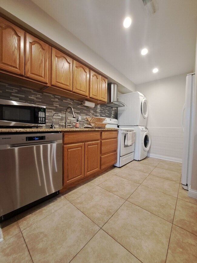 Foto del edificio - 1179 E Greenbriar Ln