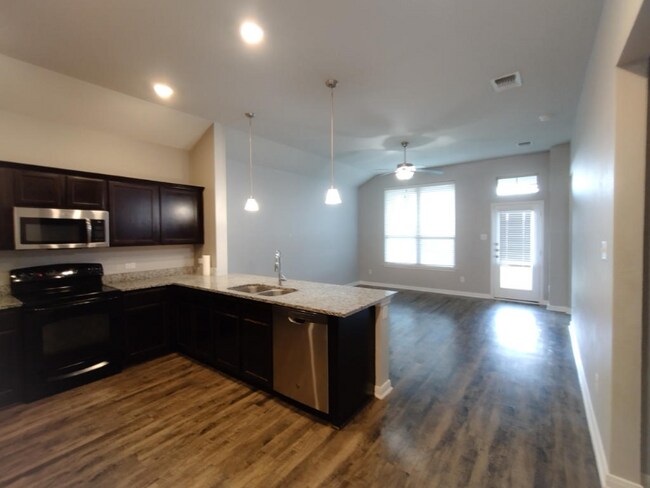 Foto del edificio - 3401 Addison St