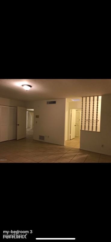 Building Photo - 10210 N Valle Del Oro Dr