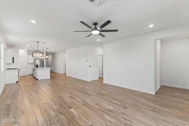 Foto del edificio - 15849 W Gray Fox Trl