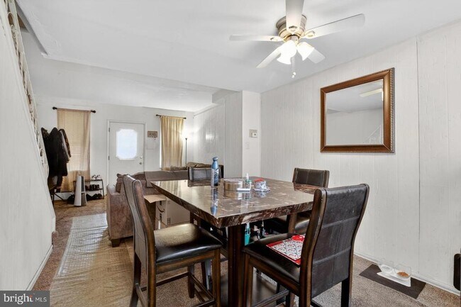 Building Photo - 1617 S Newkirk St