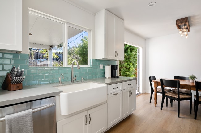 Building Photo - 1123 Balour Dr