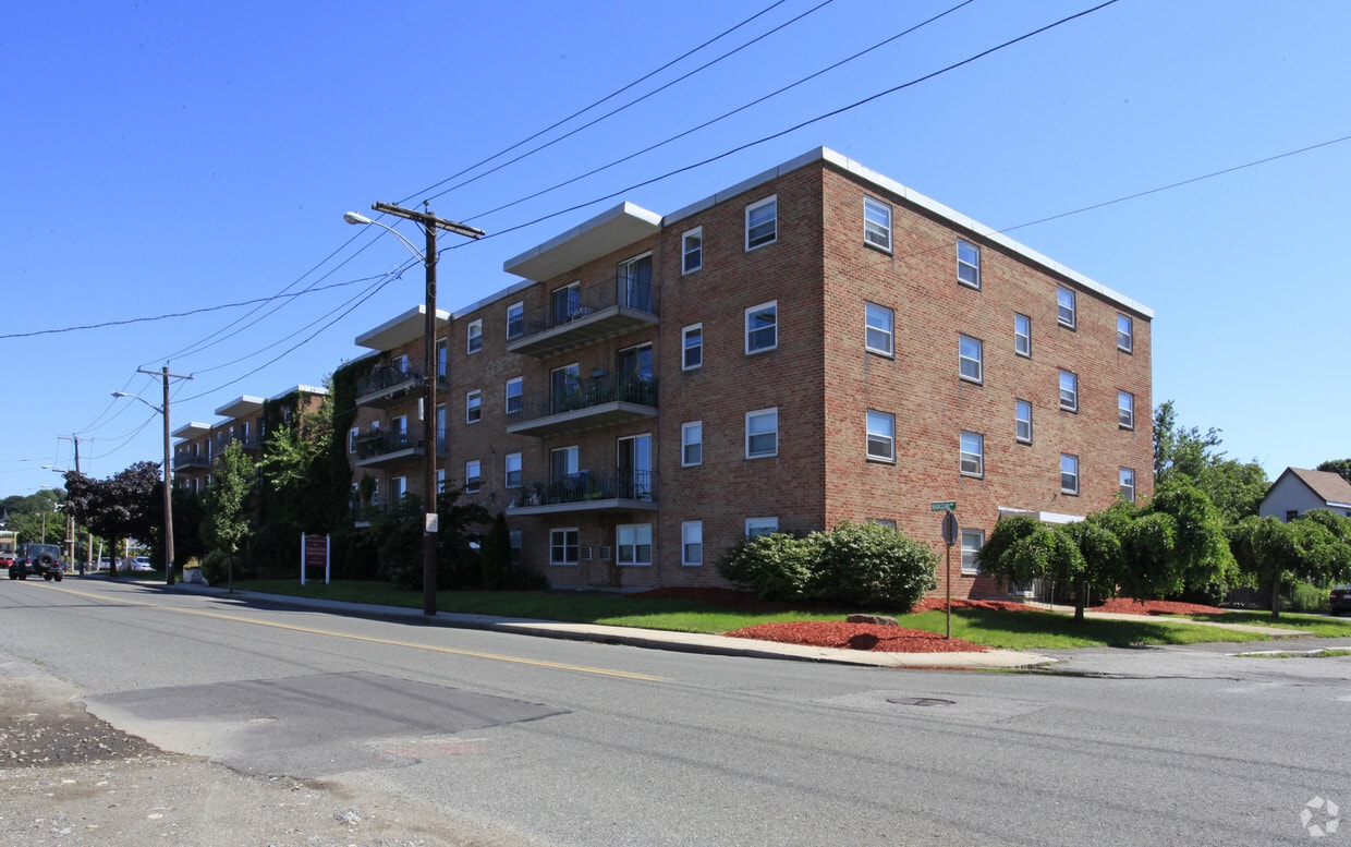 Executive Apartments Apartments in Winthrop, MA