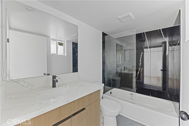 Foto del edificio - 4511 Rosewood Ave