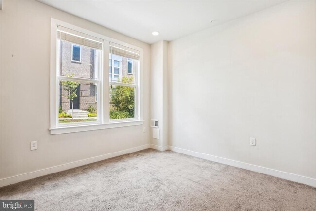 Foto del edificio - 13340 Sherwood Park Ln