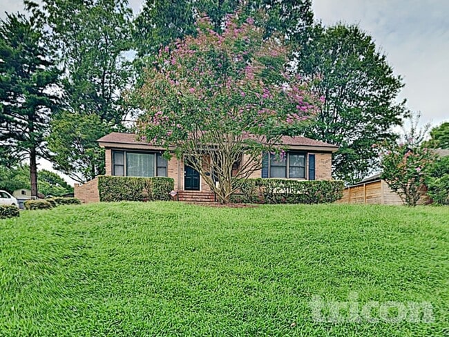 Foto del edificio - 1133 Penrose Ln