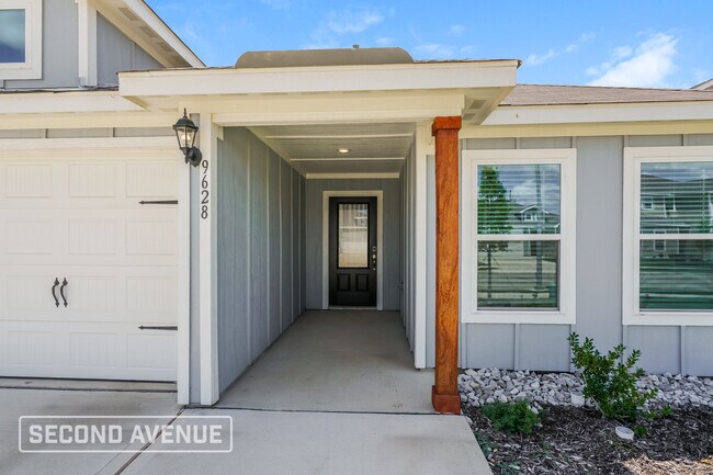 Building Photo - 9628 Sierra Grande Dr