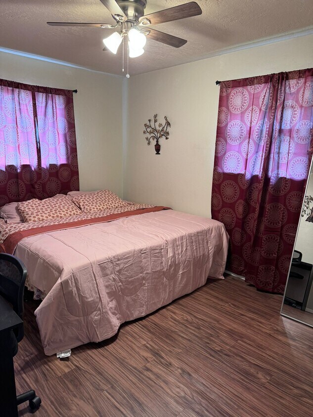 Foto principal - 1128 Canterbury St