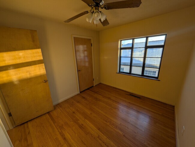 Dormitorio más pequeño - 852 Anaconda Ave