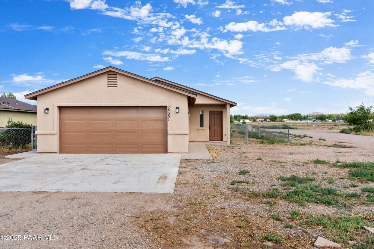 Primary Photo - 24351 N Diamond Head Ave