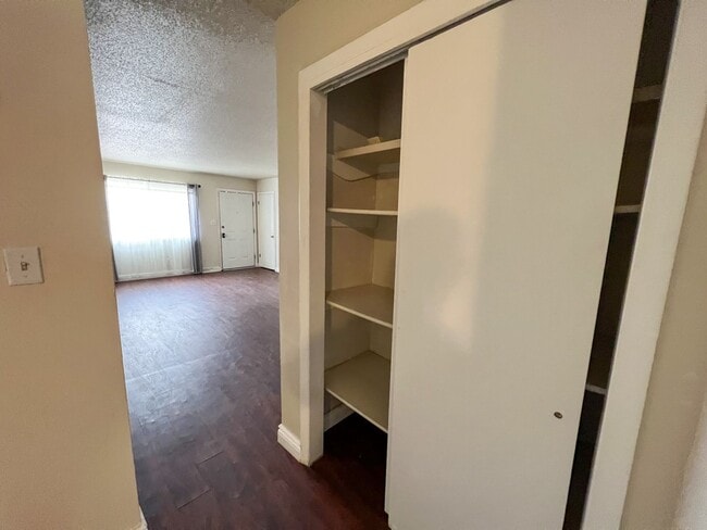 Building Photo - Redlands 3 bed 1.5 bath with yard