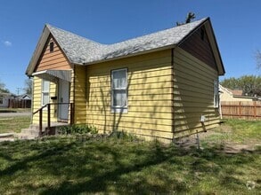 Building Photo - 701 8th Ave S