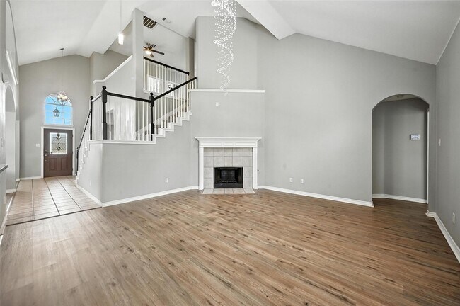 Foto del edificio - 312 Larkspur Ct