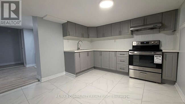 Building Photo - 70 Brantwood Dr