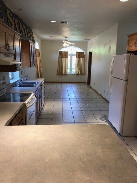 Foto del edificio - 1019 Bluemont Ave