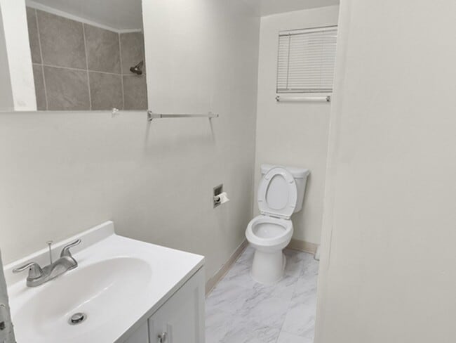 Photo - 698 BROCKHURST STREET APT A-C