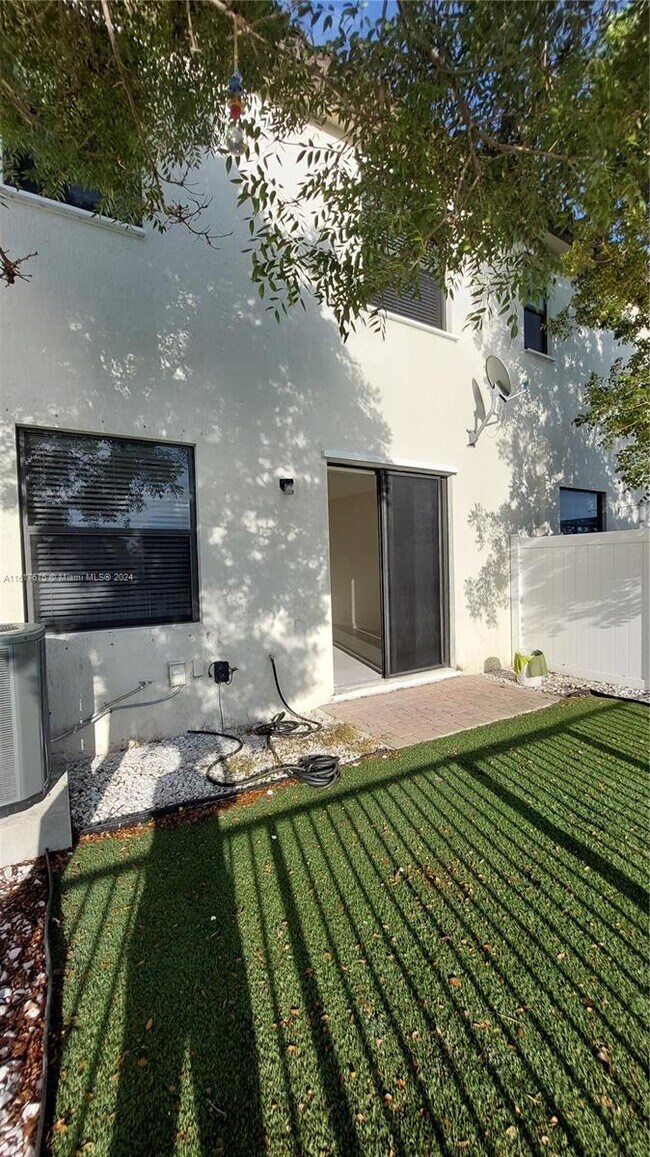 Foto del edificio - 9376 W 34th Ct