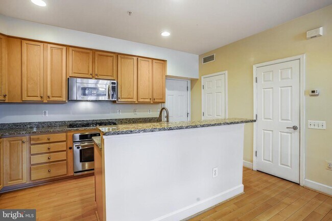 Building Photo - 2408 Brookmoor Ln